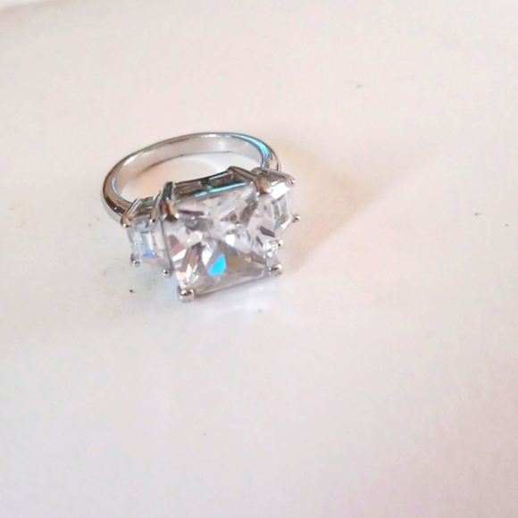 Womans  Sterling Silver 925  Square Highly Polished‎ C.Z.  Sz 5 New - Picture 6 of 10